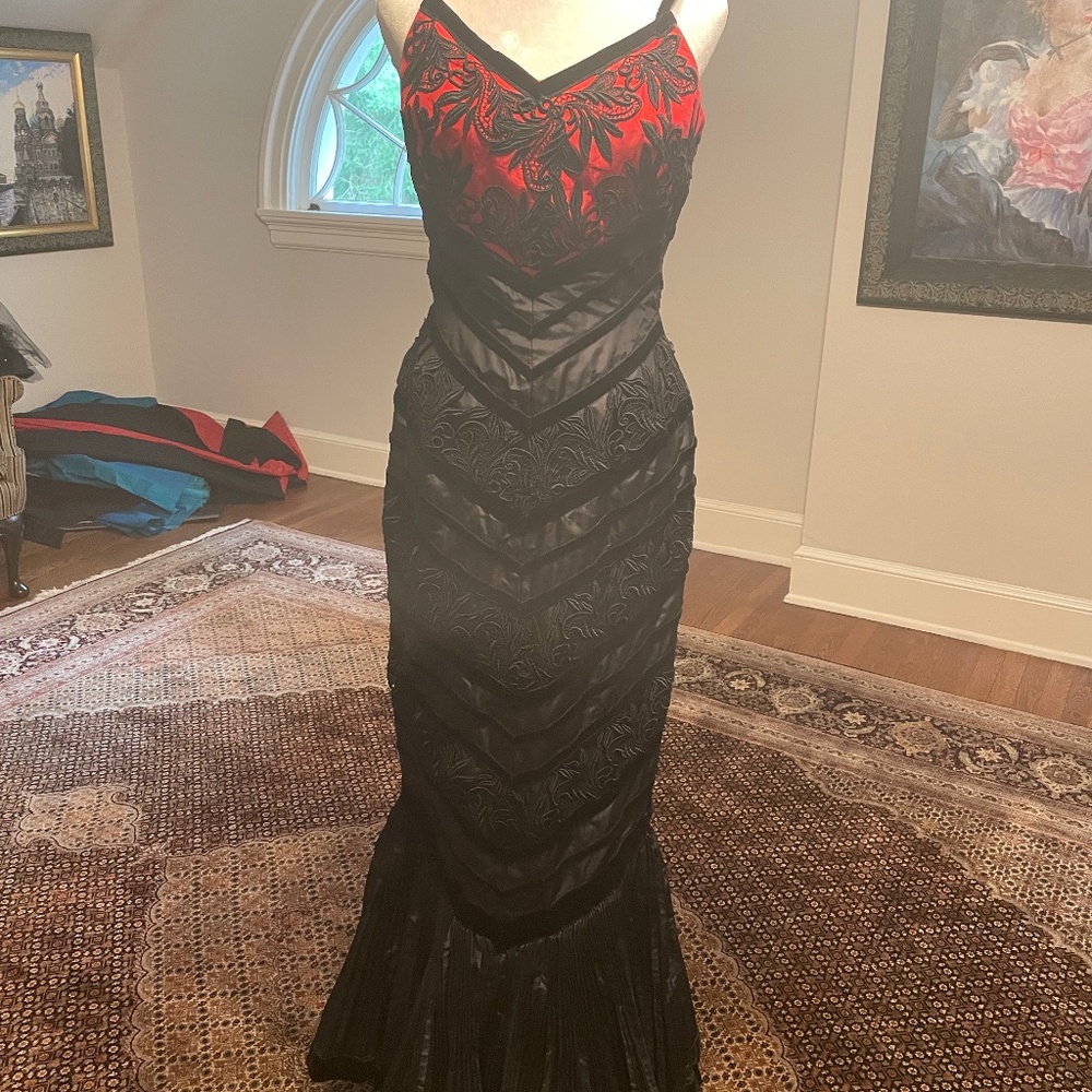 Luxury DESIGNER SPANISH CAILAN'O EVENING DRESS (Opera coat in separate listing